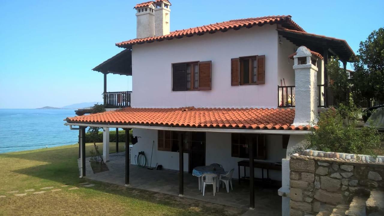Sangue Blu Beachfront Villa Apartment Agios Nikolaos  Exterior foto